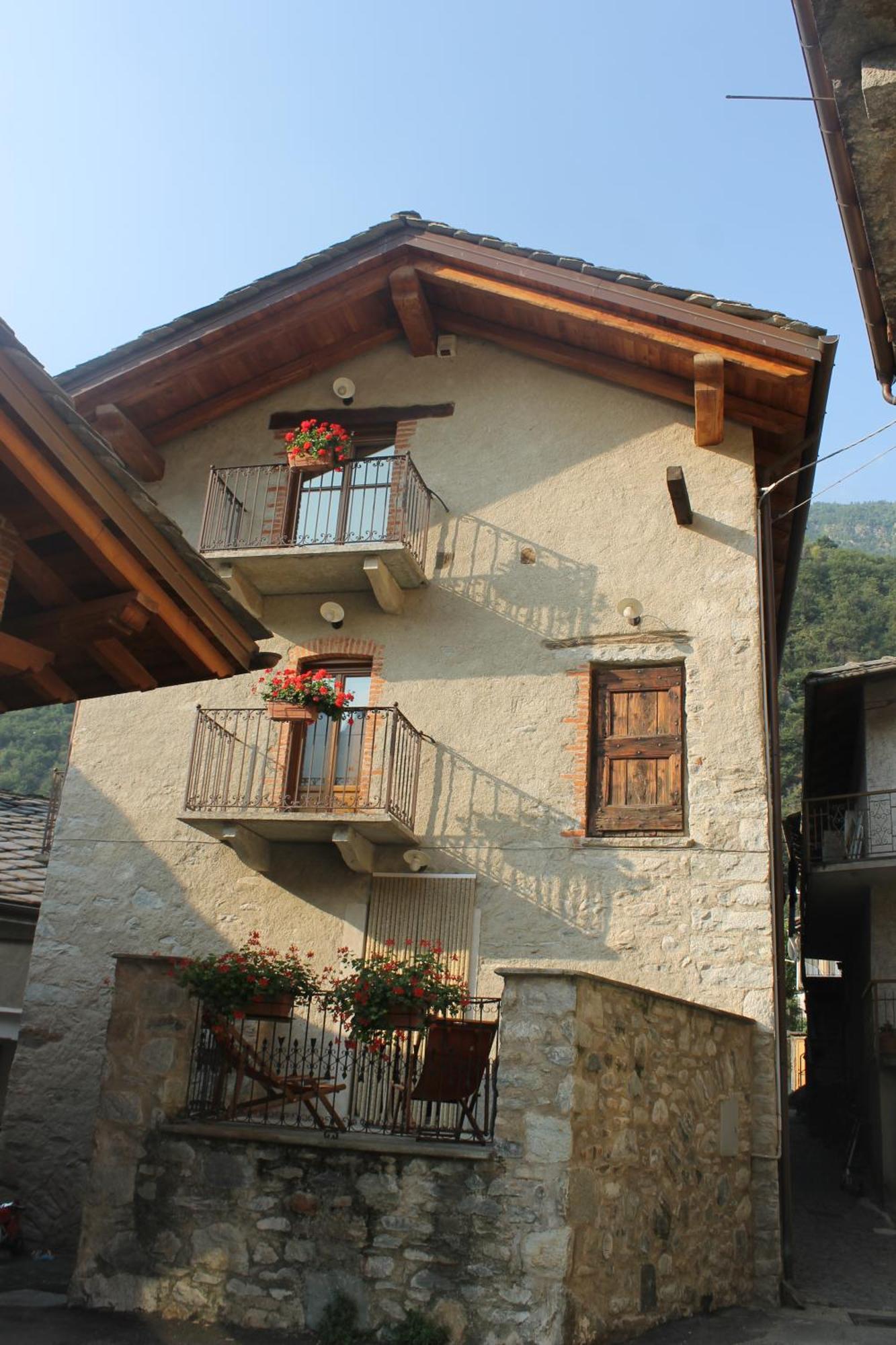 La Maison Des Vignerons Chambres D'Hotes B&B Donnaz Экстерьер фото