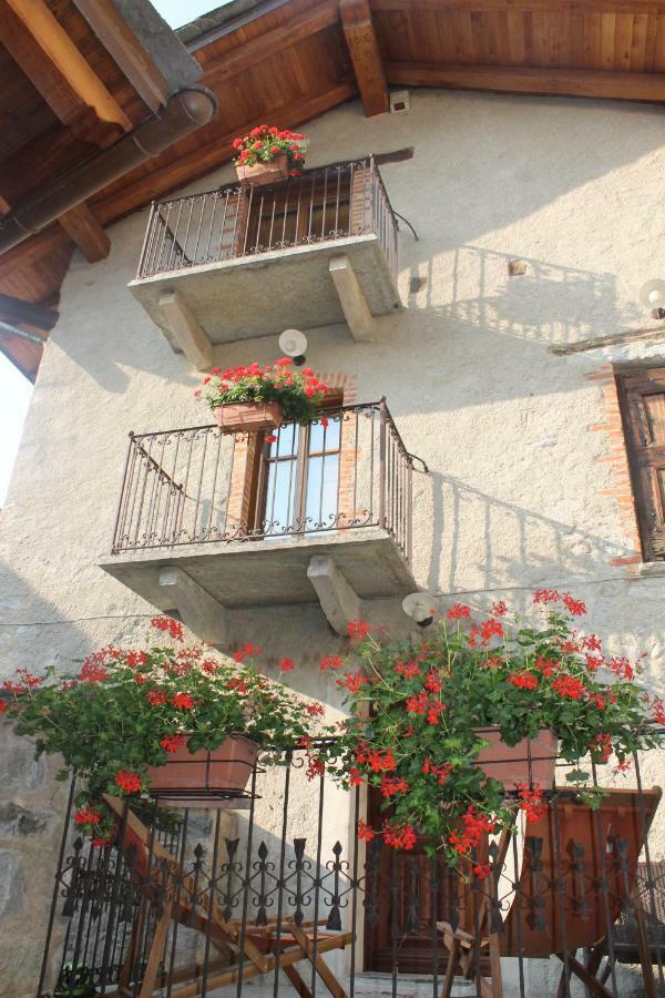 La Maison Des Vignerons Chambres D'Hotes B&B Donnaz Экстерьер фото